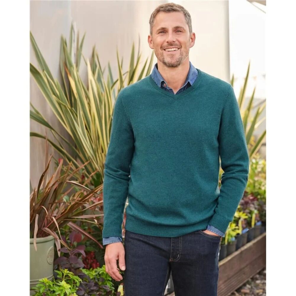 woolovers Cashmere & Merino Classic V Neck Knitted Sweater medium